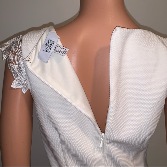 BELLE BADGLEY MISCHKA Formal Appliqué Sheath Dress - Picture 12 of 16